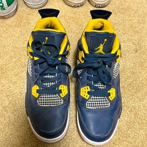 Nike Air Jordan’s unique colorway mens 8.5